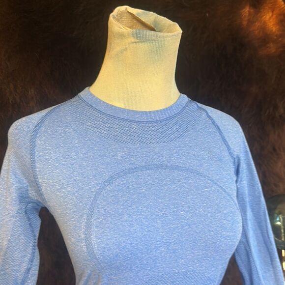 Lululemon top 8 (4444) - Picture 2 of 6